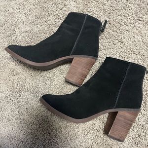BP Nordstrom Brand Heeled Black Suede Bootie Size 7 Gently Worn Good Condition